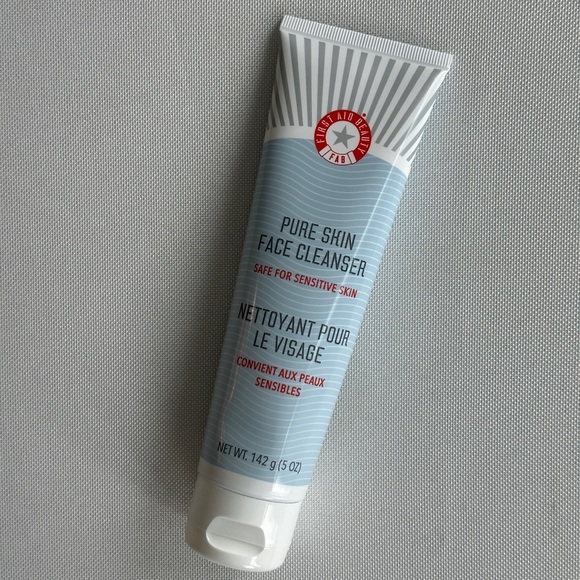 NWT First Aid Beauty Pure Skin Face Cleanser - Picture 2 of 3